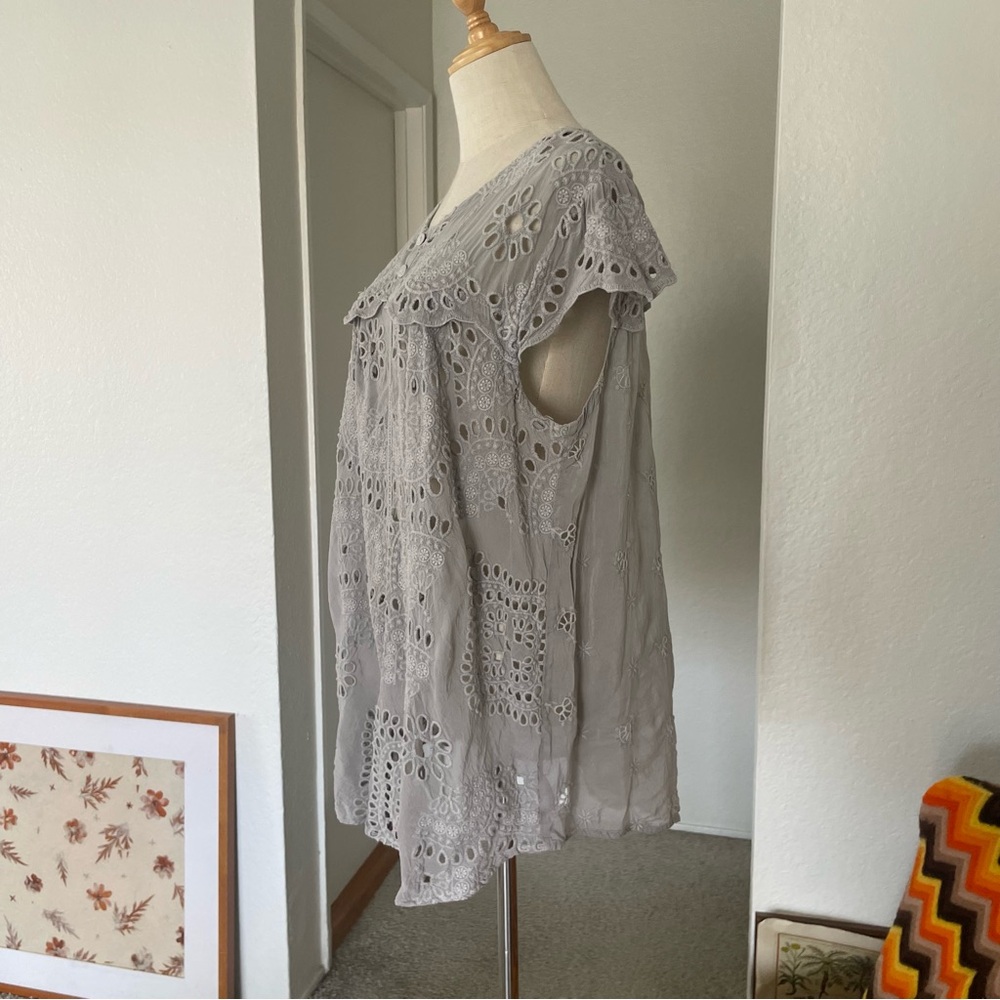 Johnny Was Marietta Cap Sleeve Eyelet Blouse - Picture 5 of 11